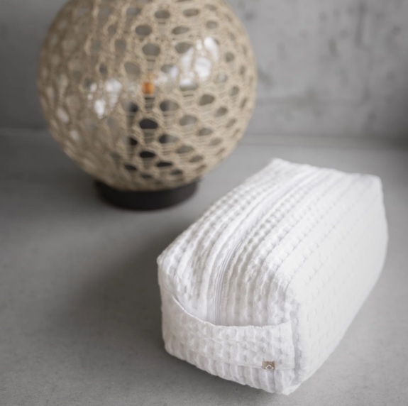 POUSADA CASE kosmeetikakott, 100% puuvill, 1 suurus_ 27x11cm ja 10 värvi. Hind 74 € (km-ga)